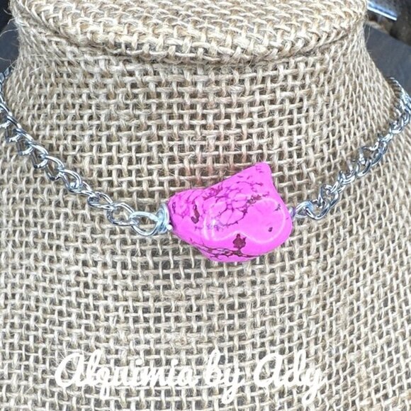 Hot pink and silver chunky necklace - Picture 1 of 2